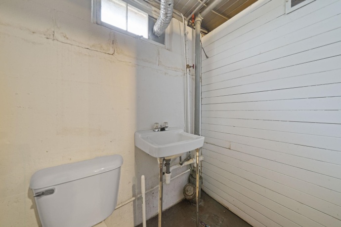 2913 Lowden, OREGON, Illinois 61061, 3 Bedrooms Bedrooms, ,2 BathroomsBathrooms,House,For Sale,Lowden,202507289