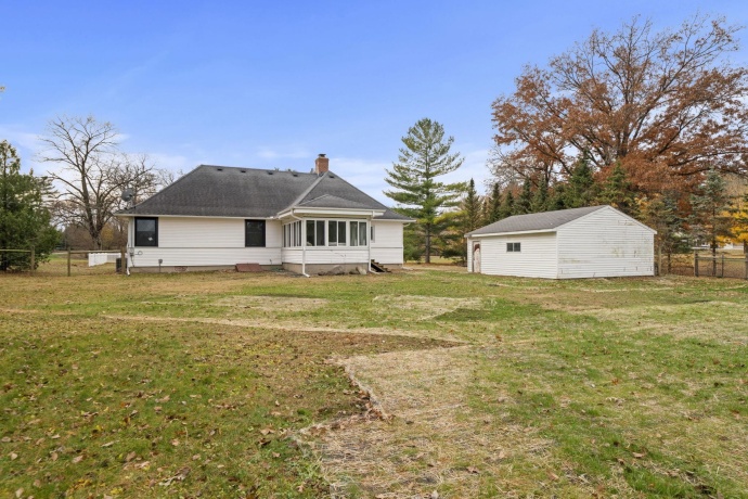 2913 Lowden, OREGON, Illinois 61061, 3 Bedrooms Bedrooms, ,2 BathroomsBathrooms,House,For Sale,Lowden,202507289