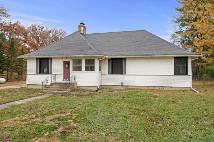 2913 Lowden, OREGON, Illinois 61061, 3 Bedrooms Bedrooms, ,2 BathroomsBathrooms,House,For Sale,Lowden,202507289