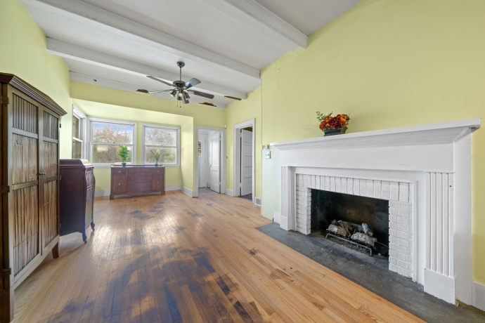 2913 Lowden, OREGON, Illinois 61061, 3 Bedrooms Bedrooms, ,2 BathroomsBathrooms,House,For Sale,Lowden,202507289