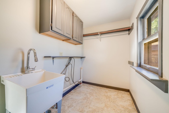 145 Gladys, BELVIDERE, Illinois 61008, 3 Bedrooms Bedrooms, ,1 BathroomBathrooms,House,For Sale,Gladys,202506919