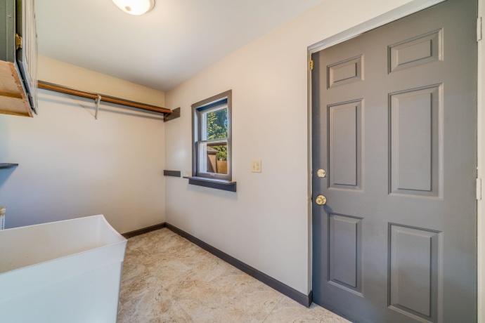 145 Gladys, BELVIDERE, Illinois 61008, 3 Bedrooms Bedrooms, ,1 BathroomBathrooms,House,For Sale,Gladys,202506919