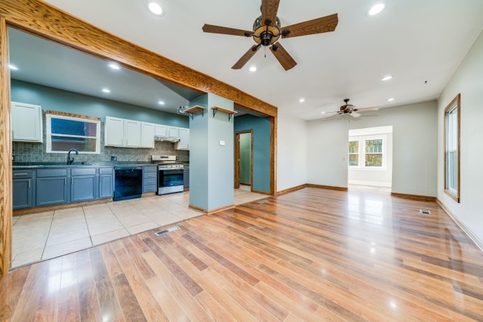 145 Gladys, BELVIDERE, Illinois 61008, 3 Bedrooms Bedrooms, ,1 BathroomBathrooms,House,For Sale,Gladys,202506919