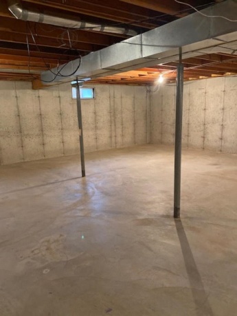 612 Alamo, FREEPORT, Illinois 61032, 3 Bedrooms Bedrooms, ,2 BathroomsBathrooms,House,For Sale,Alamo,202507297