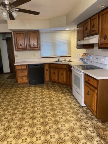 612 Alamo, FREEPORT, Illinois 61032, 3 Bedrooms Bedrooms, ,2 BathroomsBathrooms,House,For Sale,Alamo,202507297