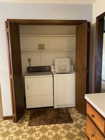 612 Alamo, FREEPORT, Illinois 61032, 3 Bedrooms Bedrooms, ,2 BathroomsBathrooms,House,For Sale,Alamo,202507297