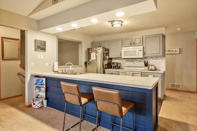 5638 ANDREWS, ROSCOE, Illinois 61073, 2 Bedrooms Bedrooms, ,2 BathroomsBathrooms,Condominium,For Sale,ANDREWS,202507296