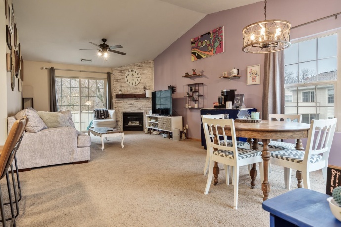 5638 ANDREWS, ROSCOE, Illinois 61073, 2 Bedrooms Bedrooms, ,2 BathroomsBathrooms,Condominium,For Sale,ANDREWS,202507296