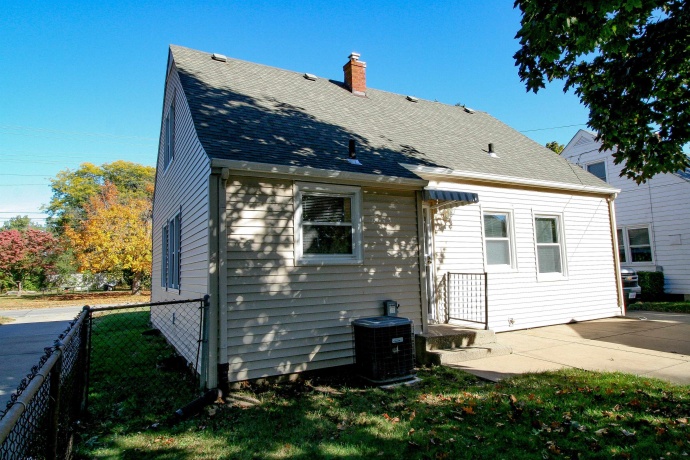 2612 GLENWOOD, ROCKFORD, Illinois 61101, 3 Bedrooms Bedrooms, ,1 BathroomBathrooms,House,For Sale,GLENWOOD,202506649