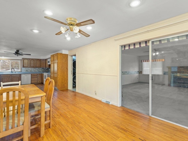 3619 Chippewa, ROCKFORD, Illinois 61102, 3 Bedrooms Bedrooms, ,3 BathroomsBathrooms,House,For Sale,Chippewa,202507300