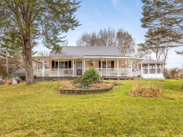 3619 Chippewa, ROCKFORD, Illinois 61102, 3 Bedrooms Bedrooms, ,3 BathroomsBathrooms,House,For Sale,Chippewa,202507300