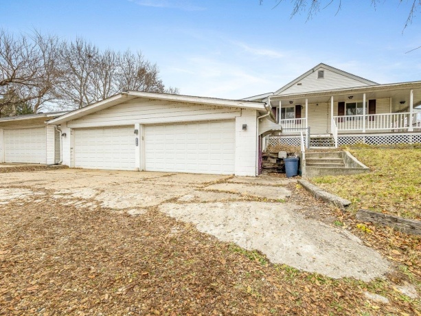 3619 Chippewa, ROCKFORD, Illinois 61102, 3 Bedrooms Bedrooms, ,3 BathroomsBathrooms,House,For Sale,Chippewa,202507300