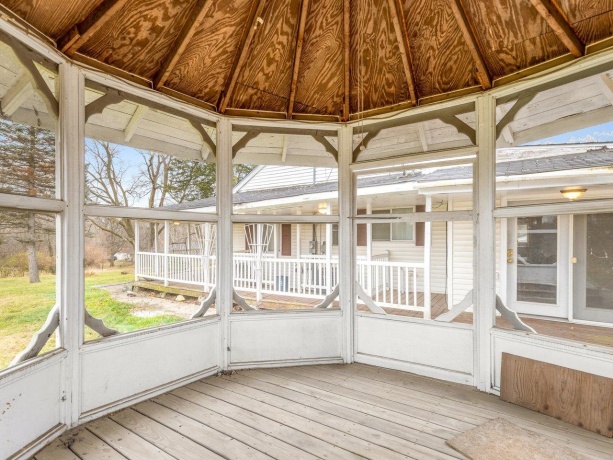 3619 Chippewa, ROCKFORD, Illinois 61102, 3 Bedrooms Bedrooms, ,3 BathroomsBathrooms,House,For Sale,Chippewa,202507300