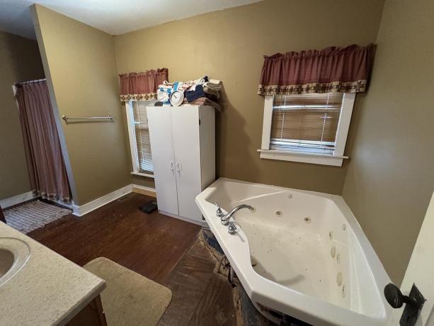 27375 IL Rt 40, Chadwick, Illinois 61014, 4 Bedrooms Bedrooms, ,2 BathroomsBathrooms,House,For Sale,IL Rt 40,202507302