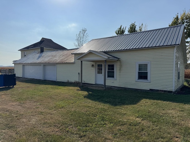 27375 IL Rt 40, Chadwick, Illinois 61014, 4 Bedrooms Bedrooms, ,2 BathroomsBathrooms,House,For Sale,IL Rt 40,202507302