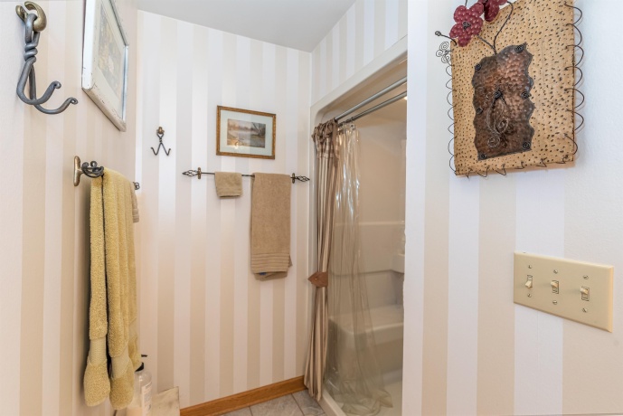 15 Talisman, GALENA, Illinois 61036, 4 Bedrooms Bedrooms, ,4 BathroomsBathrooms,House,For Sale,Talisman,202507303