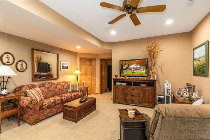 15 Talisman, GALENA, Illinois 61036, 4 Bedrooms Bedrooms, ,4 BathroomsBathrooms,House,For Sale,Talisman,202507303