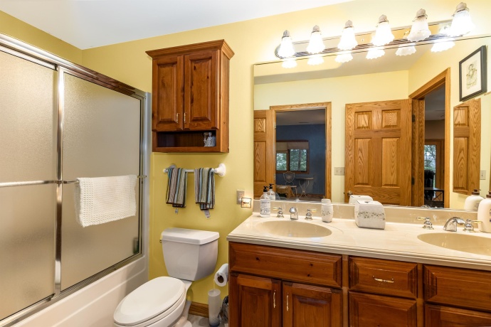 15 Talisman, GALENA, Illinois 61036, 4 Bedrooms Bedrooms, ,4 BathroomsBathrooms,House,For Sale,Talisman,202507303