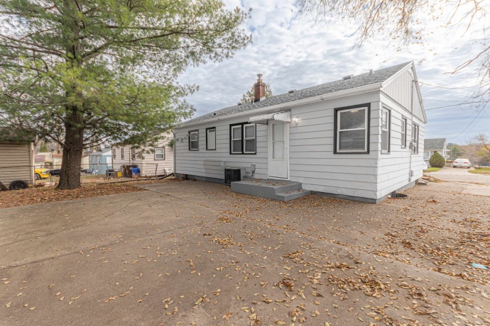 807 Indiana, ROCKFORD, Illinois 61102, 3 Bedrooms Bedrooms, ,1 BathroomBathrooms,House,For Sale,Indiana,202507307