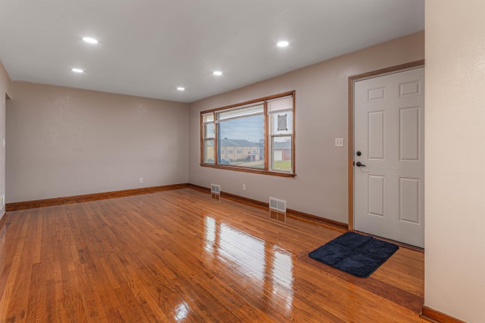 807 Indiana, ROCKFORD, Illinois 61102, 3 Bedrooms Bedrooms, ,1 BathroomBathrooms,House,For Sale,Indiana,202507307