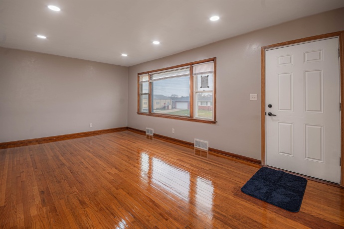 807 Indiana, ROCKFORD, Illinois 61102, 3 Bedrooms Bedrooms, ,1 BathroomBathrooms,House,For Sale,Indiana,202507307