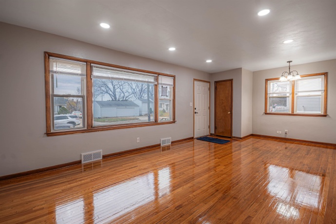 807 Indiana, ROCKFORD, Illinois 61102, 3 Bedrooms Bedrooms, ,1 BathroomBathrooms,House,For Sale,Indiana,202507307