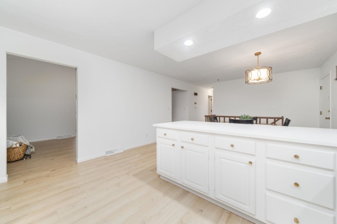 1630 River Bluff, ROCKFORD, Illinois 61103, 3 Bedrooms Bedrooms, ,2 BathroomsBathrooms,House,For Sale,River Bluff,202507309