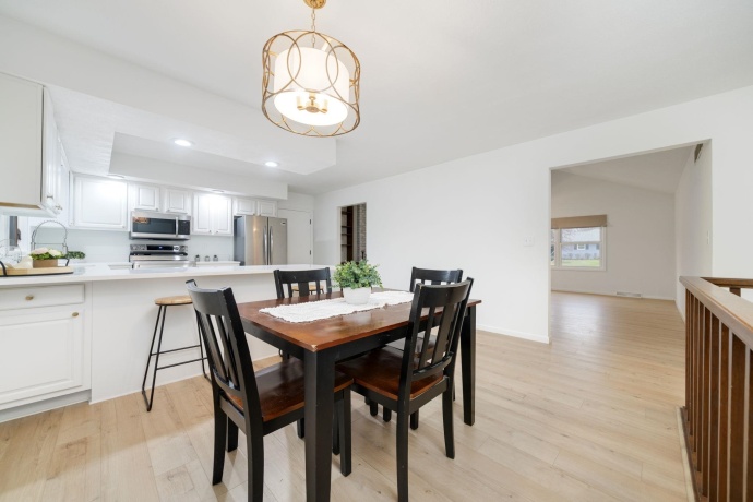 1630 River Bluff, ROCKFORD, Illinois 61103, 3 Bedrooms Bedrooms, ,2 BathroomsBathrooms,House,For Sale,River Bluff,202507309