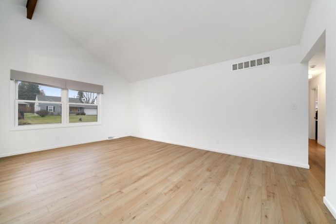 1630 River Bluff, ROCKFORD, Illinois 61103, 3 Bedrooms Bedrooms, ,2 BathroomsBathrooms,House,For Sale,River Bluff,202507309