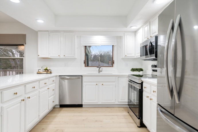 1630 River Bluff, ROCKFORD, Illinois 61103, 3 Bedrooms Bedrooms, ,2 BathroomsBathrooms,House,For Sale,River Bluff,202507309