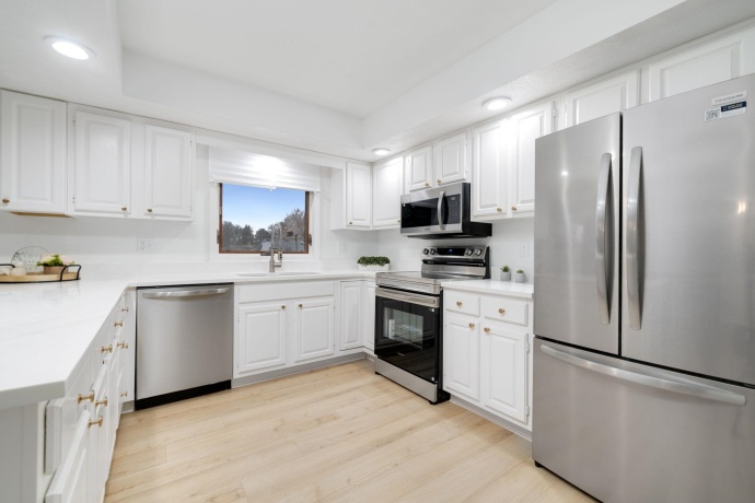 1630 River Bluff, ROCKFORD, Illinois 61103, 3 Bedrooms Bedrooms, ,2 BathroomsBathrooms,House,For Sale,River Bluff,202507309