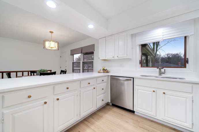 1630 River Bluff, ROCKFORD, Illinois 61103, 3 Bedrooms Bedrooms, ,2 BathroomsBathrooms,House,For Sale,River Bluff,202507309