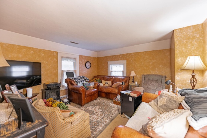 917 Locust, BELVIDERE, Illinois 61008, ,5+ Units,For Sale,Locust,202507314