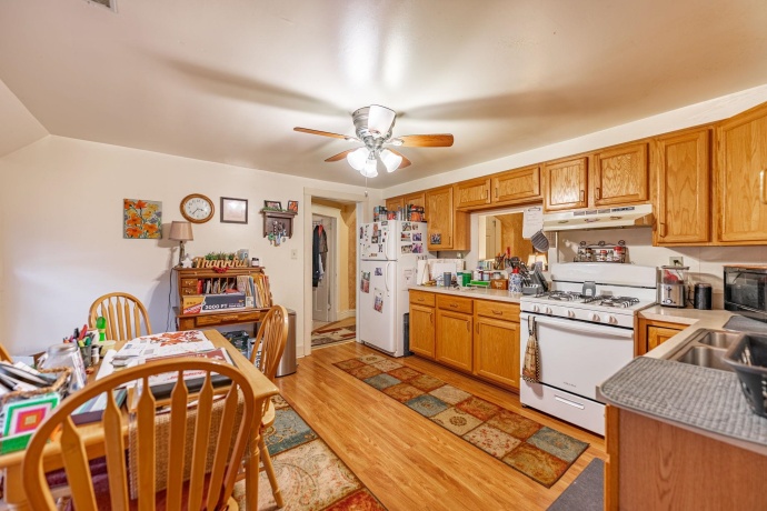 917 Locust, BELVIDERE, Illinois 61008, ,5+ Units,For Sale,Locust,202507314