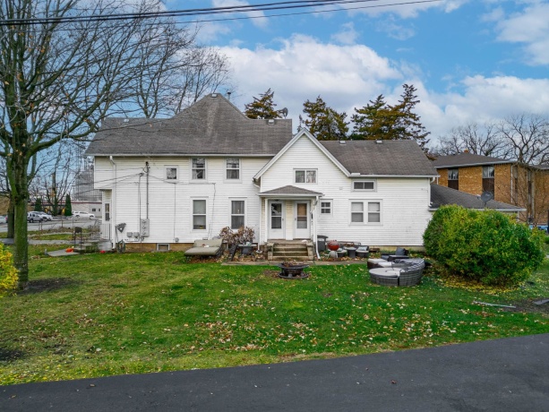 917 Locust, BELVIDERE, Illinois 61008, ,5+ Units,For Sale,Locust,202507314