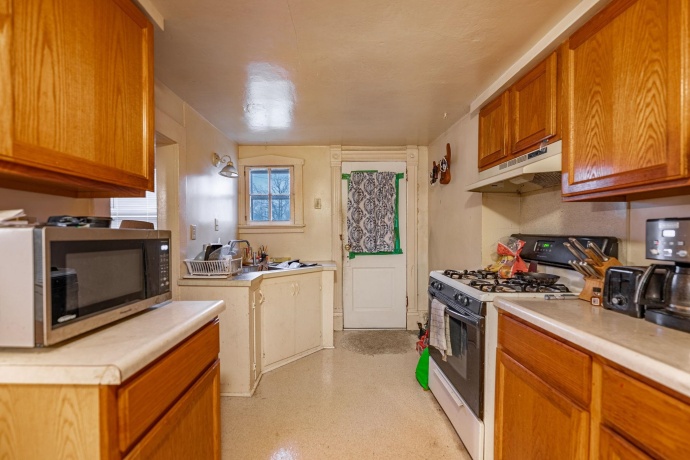 917 Locust, BELVIDERE, Illinois 61008, ,5+ Units,For Sale,Locust,202507314