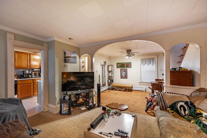 917 Locust, BELVIDERE, Illinois 61008, ,5+ Units,For Sale,Locust,202507314