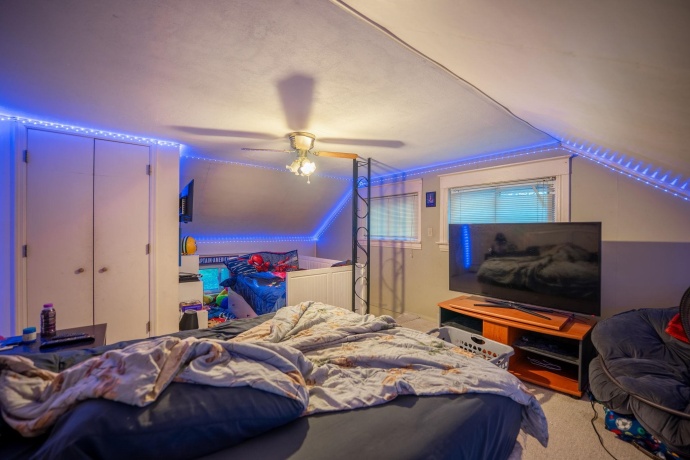 917 Locust, BELVIDERE, Illinois 61008, ,5+ Units,For Sale,Locust,202507314