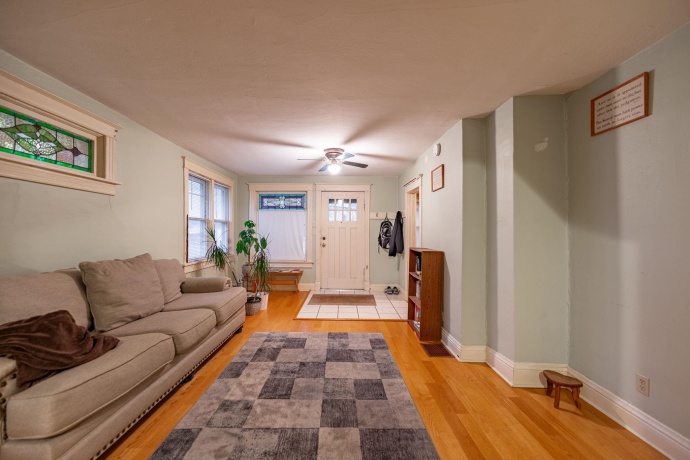 917 Locust, BELVIDERE, Illinois 61008, ,5+ Units,For Sale,Locust,202507314