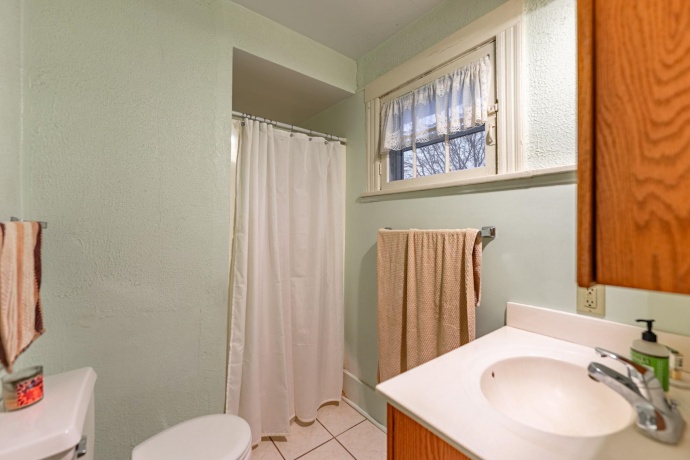 917 Locust, BELVIDERE, Illinois 61008, ,5+ Units,For Sale,Locust,202507314