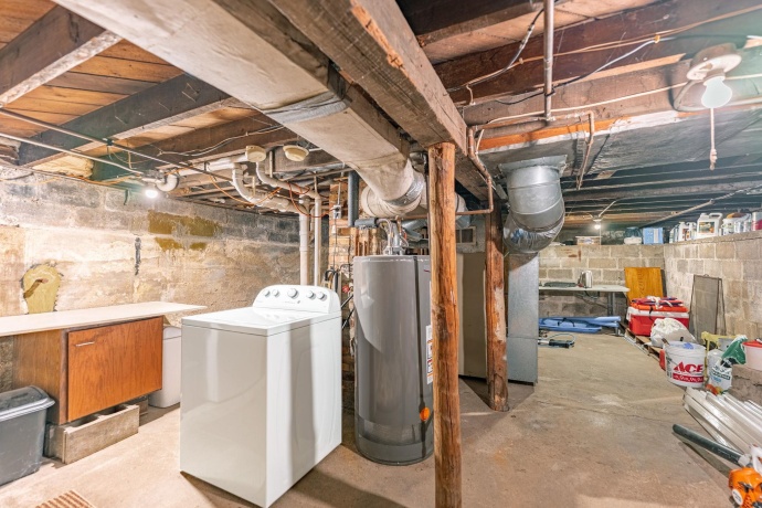 917 Locust, BELVIDERE, Illinois 61008, ,5+ Units,For Sale,Locust,202507314