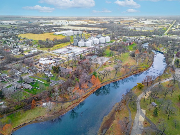 917 Locust, BELVIDERE, Illinois 61008, ,5+ Units,For Sale,Locust,202507314