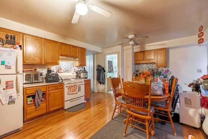 917 Locust, BELVIDERE, Illinois 61008, ,5+ Units,For Sale,Locust,202507314