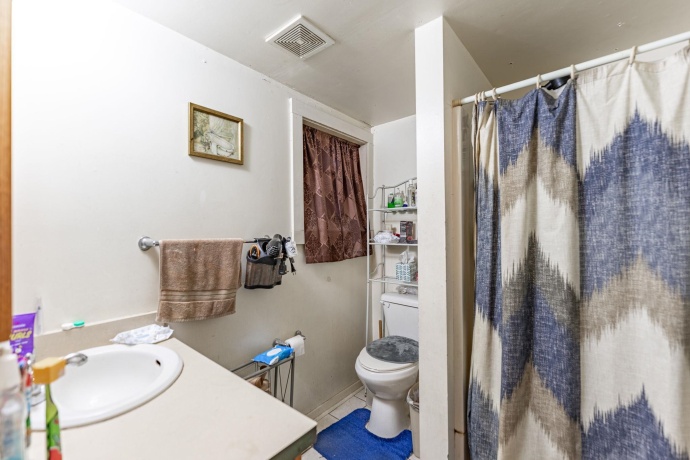 917 Locust, BELVIDERE, Illinois 61008, ,5+ Units,For Sale,Locust,202507314