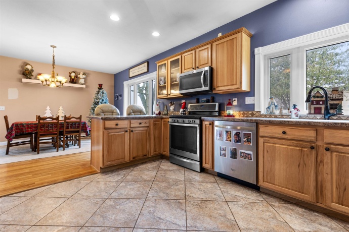 16437 EDWARDSVILLE, PECATONICA, Illinois 61063, 3 Bedrooms Bedrooms, ,2 BathroomsBathrooms,House,For Sale,EDWARDSVILLE,202507310