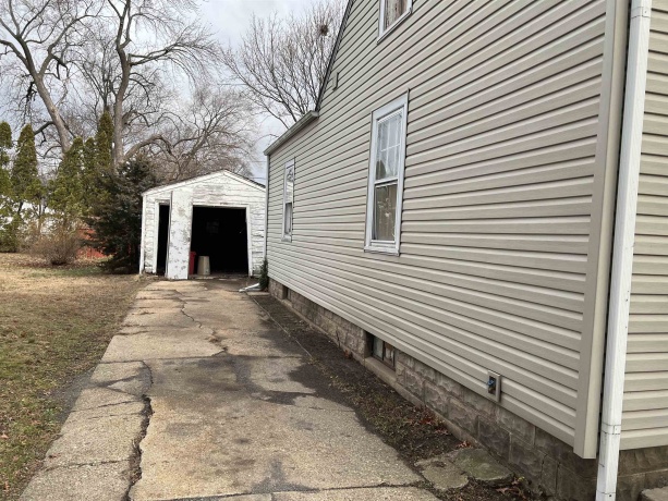 2923 Kenmore, ROCKFORD, Illinois 61101, 2 Bedrooms Bedrooms, ,1 BathroomBathrooms,House,For Sale,Kenmore,202507315