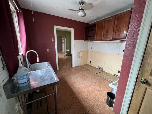 2923 Kenmore, ROCKFORD, Illinois 61101, 2 Bedrooms Bedrooms, ,1 BathroomBathrooms,House,For Sale,Kenmore,202507315