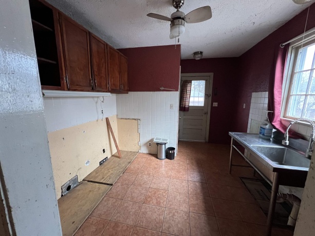 2923 Kenmore, ROCKFORD, Illinois 61101, 2 Bedrooms Bedrooms, ,1 BathroomBathrooms,House,For Sale,Kenmore,202507315