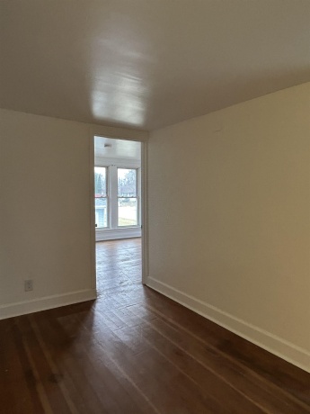 404 4th, MENDOTA, Illinois 61342, 2 Bedrooms Bedrooms, ,1 BathroomBathrooms,House,For Sale,4th,202507316