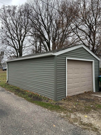 404 4th, MENDOTA, Illinois 61342, 2 Bedrooms Bedrooms, ,1 BathroomBathrooms,House,For Sale,4th,202507316